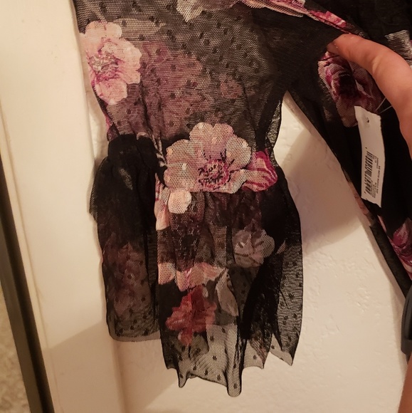 Flower Top - Picture 2 of 4